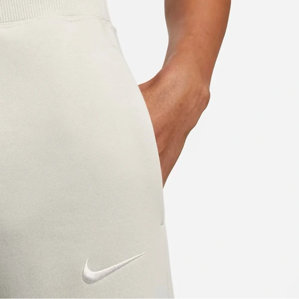 Nike Sportswear Phoenix Fleece Wide Leg Sweatpants Brand New Size M(8-10) - Picture 3 of 5